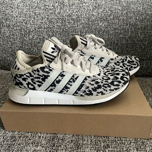 Adidas Black and White Patterned Sneakers size 7